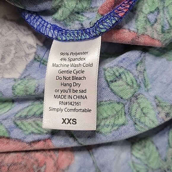 LulaRoe Carly Red/White Rose Print - Picture 3 of 4